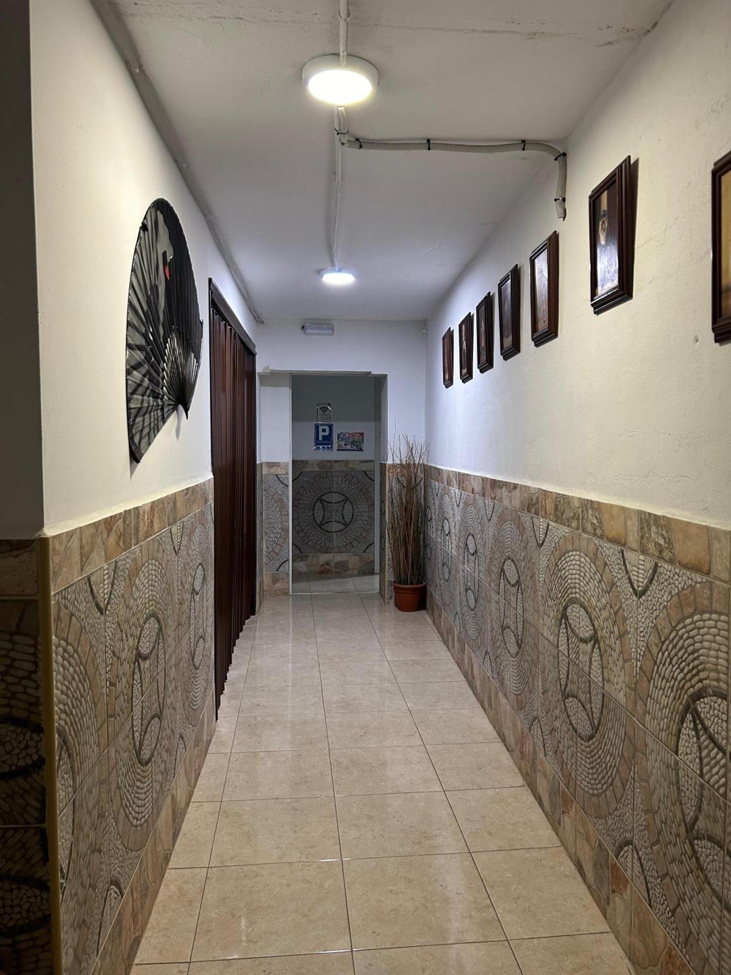 Avenida Andalucia - Solo Adultos Séville
