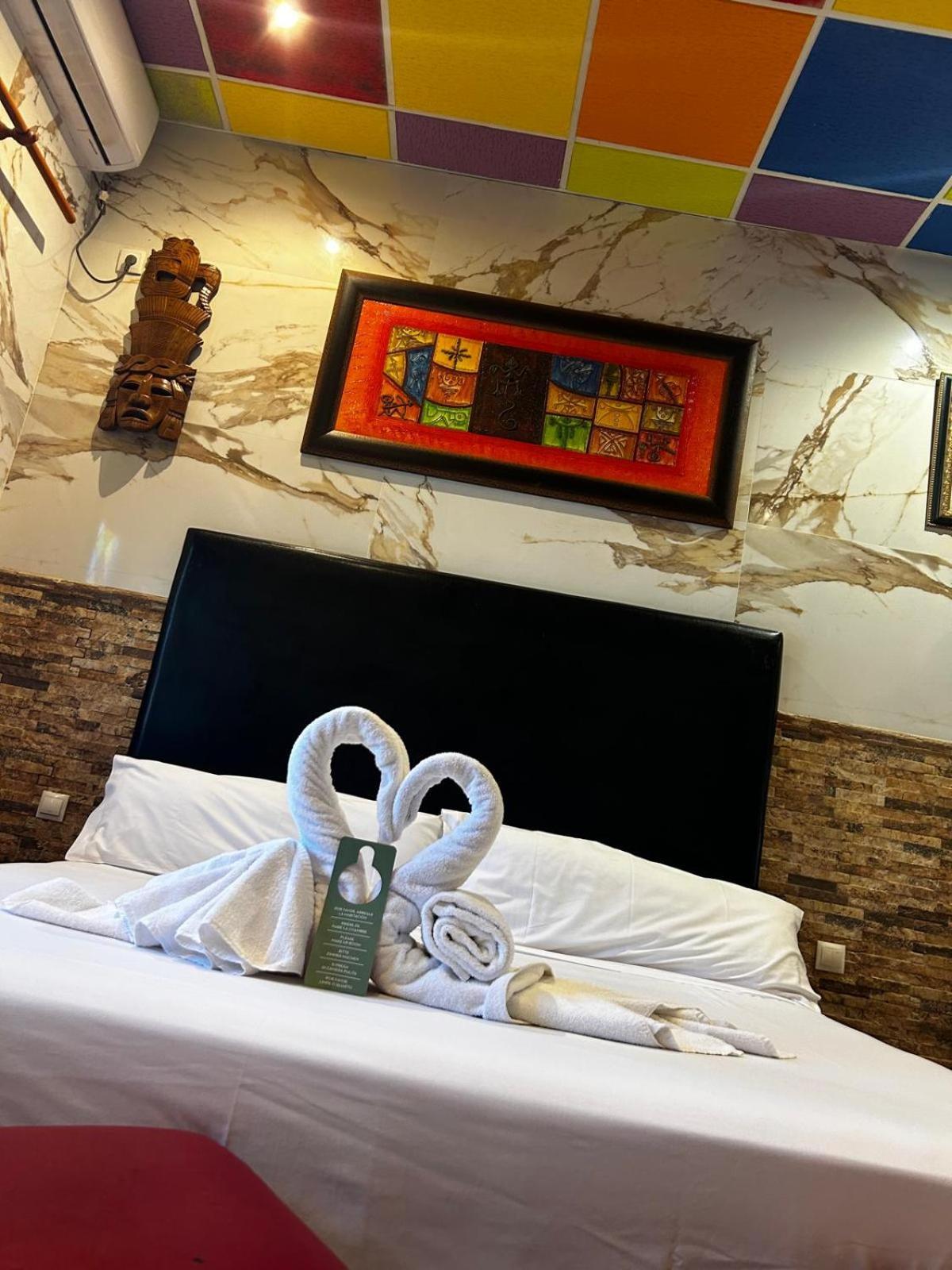Avenida Andalucia - Solo Adultos Séville