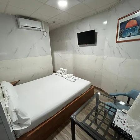 Hostal Avenida Andalucia - Solo Adultos Seville Exterior photo
