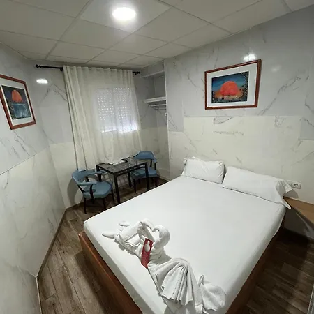 Hostal Avenida Andalucia - Solo Adultos Seville Exterior photo