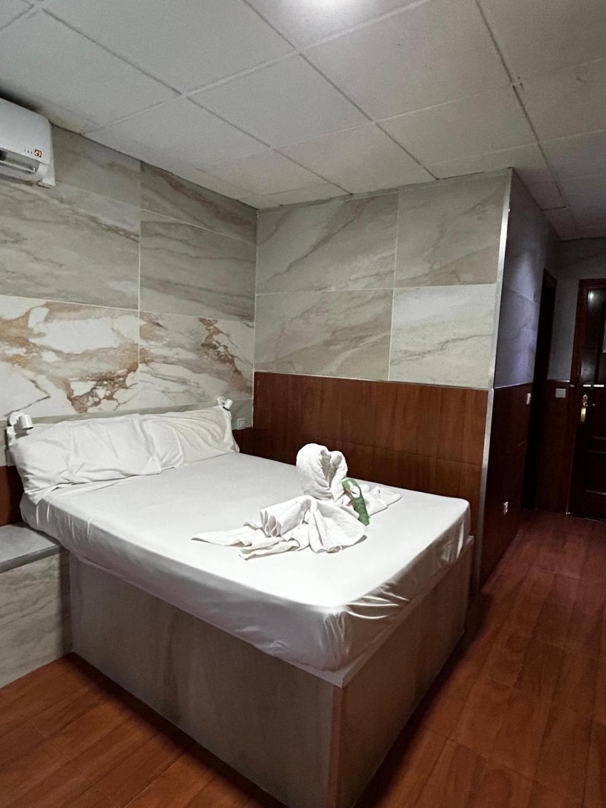 Gasthuis Avenida Andalucia - Solo Adultos Sevilla
