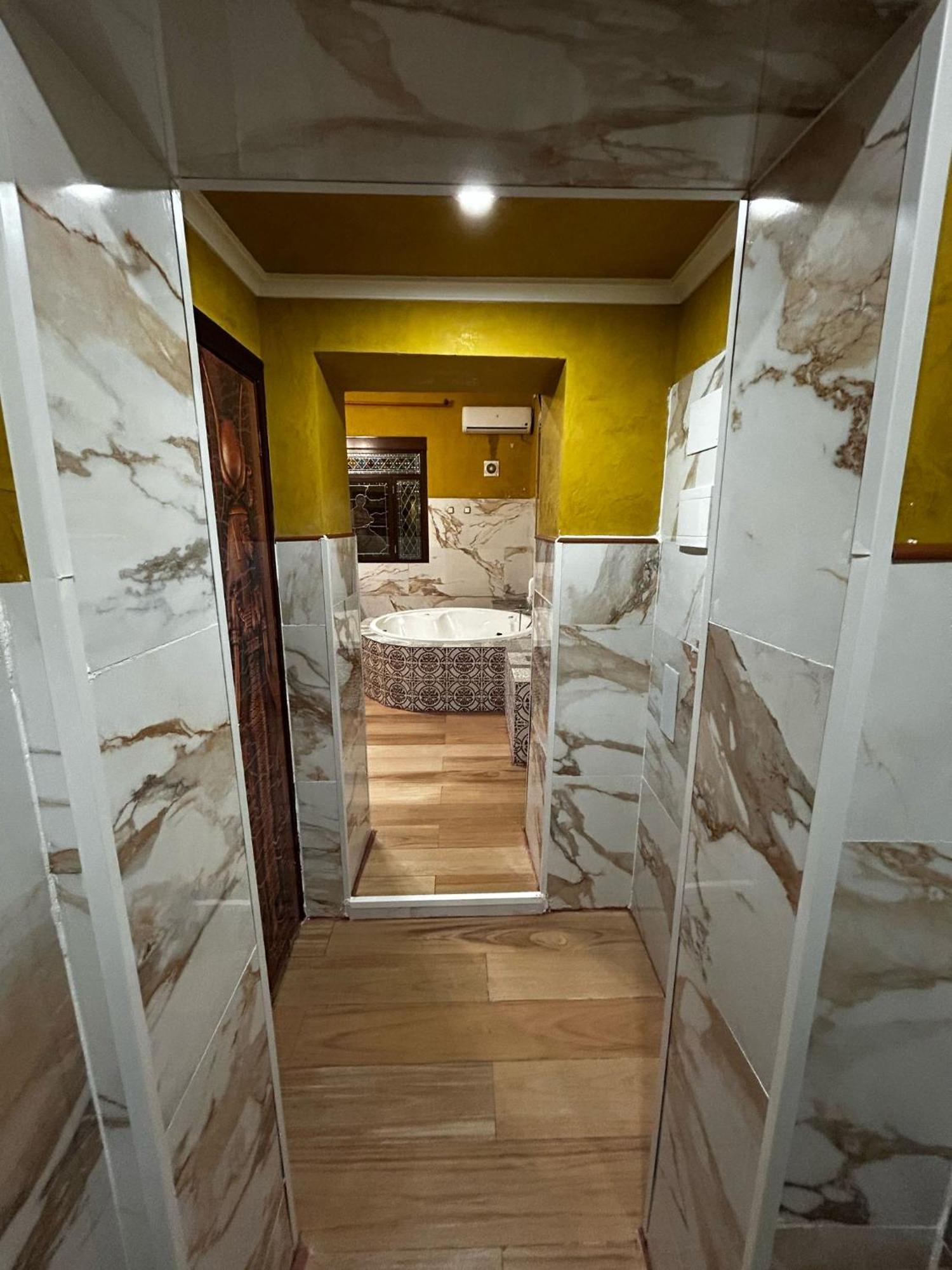 Gasthuis Avenida Andalucia - Solo Adultos Sevilla